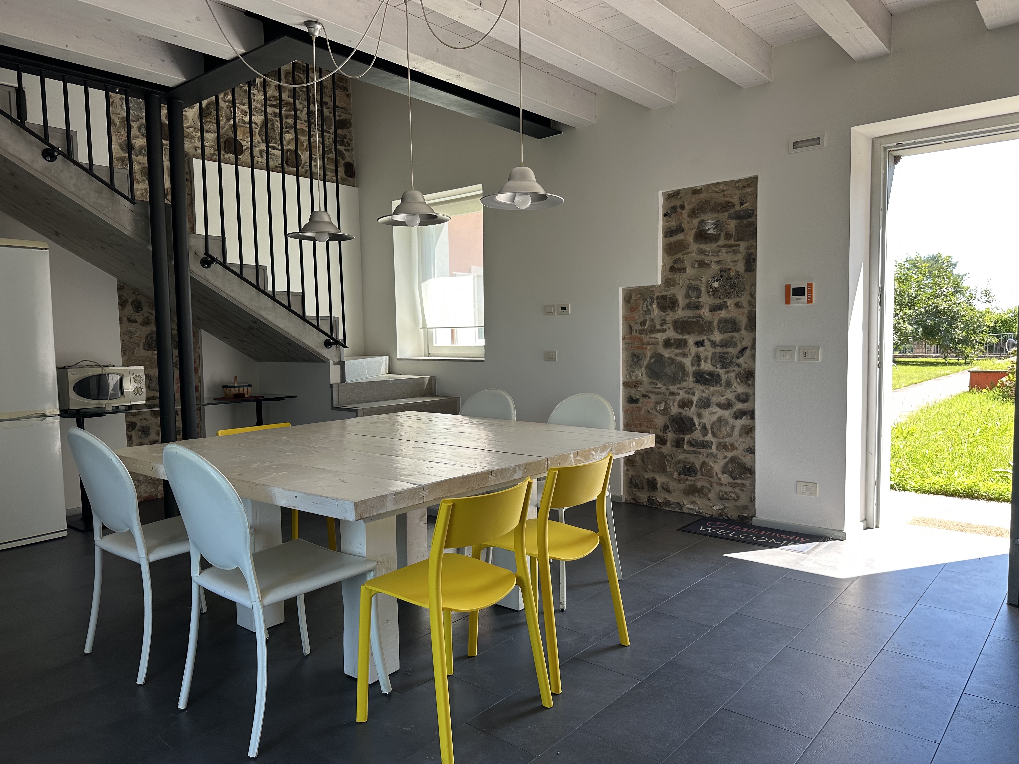 Media numero 2 di Ara Grande - Casa in corte