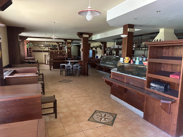 Media numero 3 di Pasian di Prato - Ristorante con laboratorio e magazzino