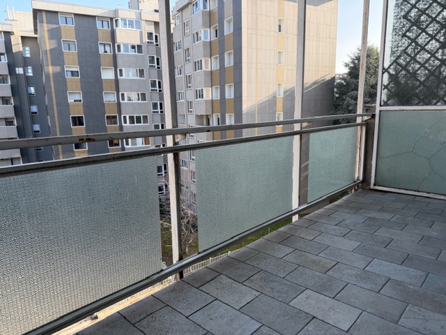 Media numero 10 di Zona Ospedale - Bicamere più studio ristrutturato