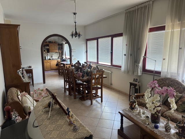 Media numero 6 di Pasian di Prato - Ristorante con laboratorio e magazzino