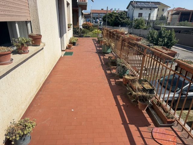 Media numero 3 di Martignacco - Ampia casa indipendente da ristrutturare con tre autorimesse.