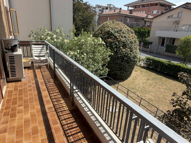 Media numero 9 di Zona Ospedale - Tricamere biservizi con garage
