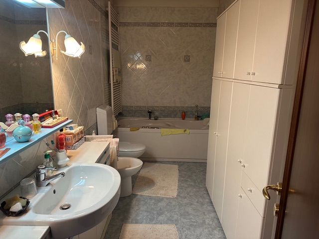 Media numero 8 di Pasian di Prato - Ristorante con laboratorio e magazzino