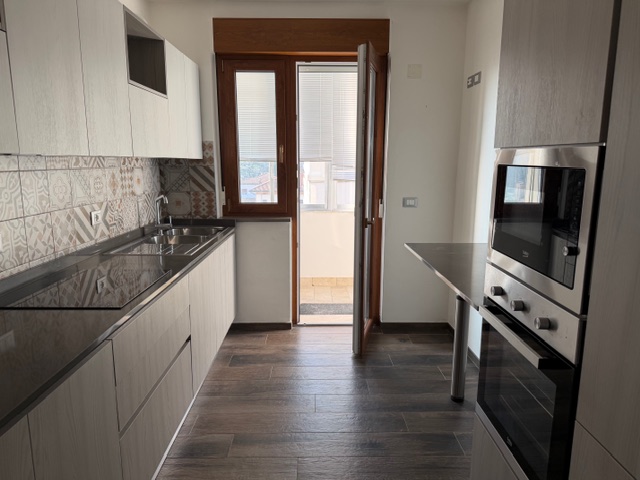 Media numero 7 di Zona Ospedale - Bicamere più studio ristrutturato