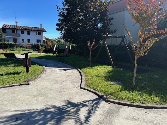 Media numero 18 di Interni via Pozzuolo - Tricamere ultimo piano