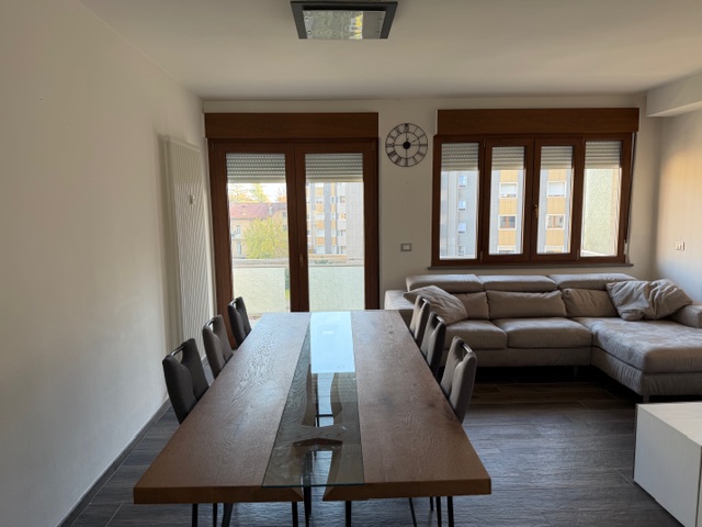 Media numero 2 di Zona Ospedale - Bicamere più studio ristrutturato