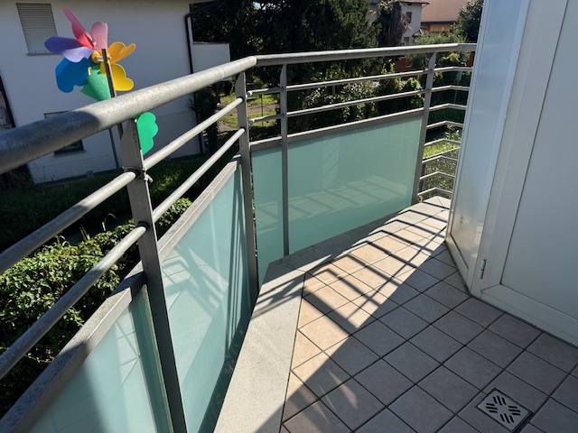 Media numero 8 di Interni via Pozzuolo - Tricamere ultimo piano